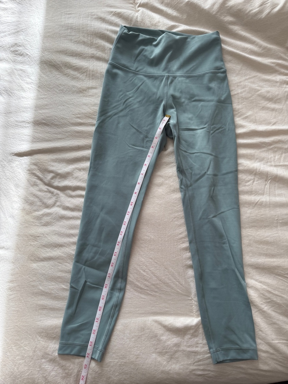 Lululemon Wunder Train HR Tight 25" size 6 light teal